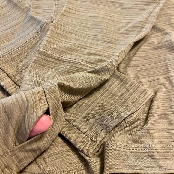 NWT Athleta Pacifica Illume Fitted Top SPF - Medium - Neutral Green/Shadow Olive - Picture 6 of 8